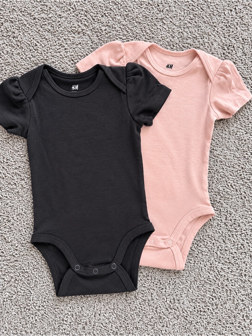 H&M Short Sleeve Bodysuit Duo in Black and Light Pink